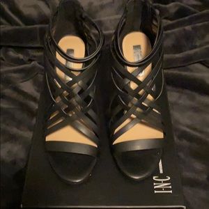 INC Garoldbk zipper back heels size 8M